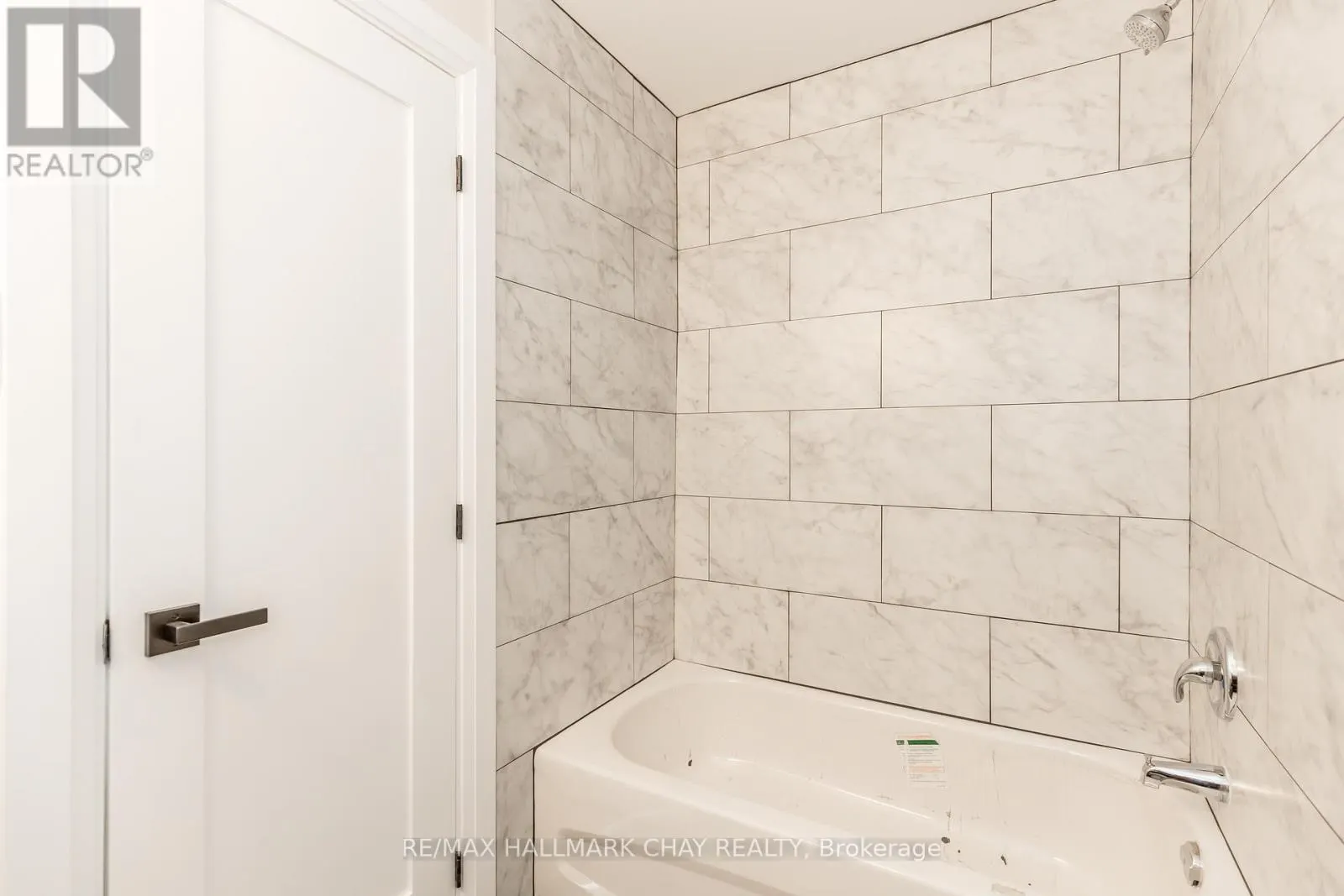 UPPER - 3993 STOUFFVILLE ROAD