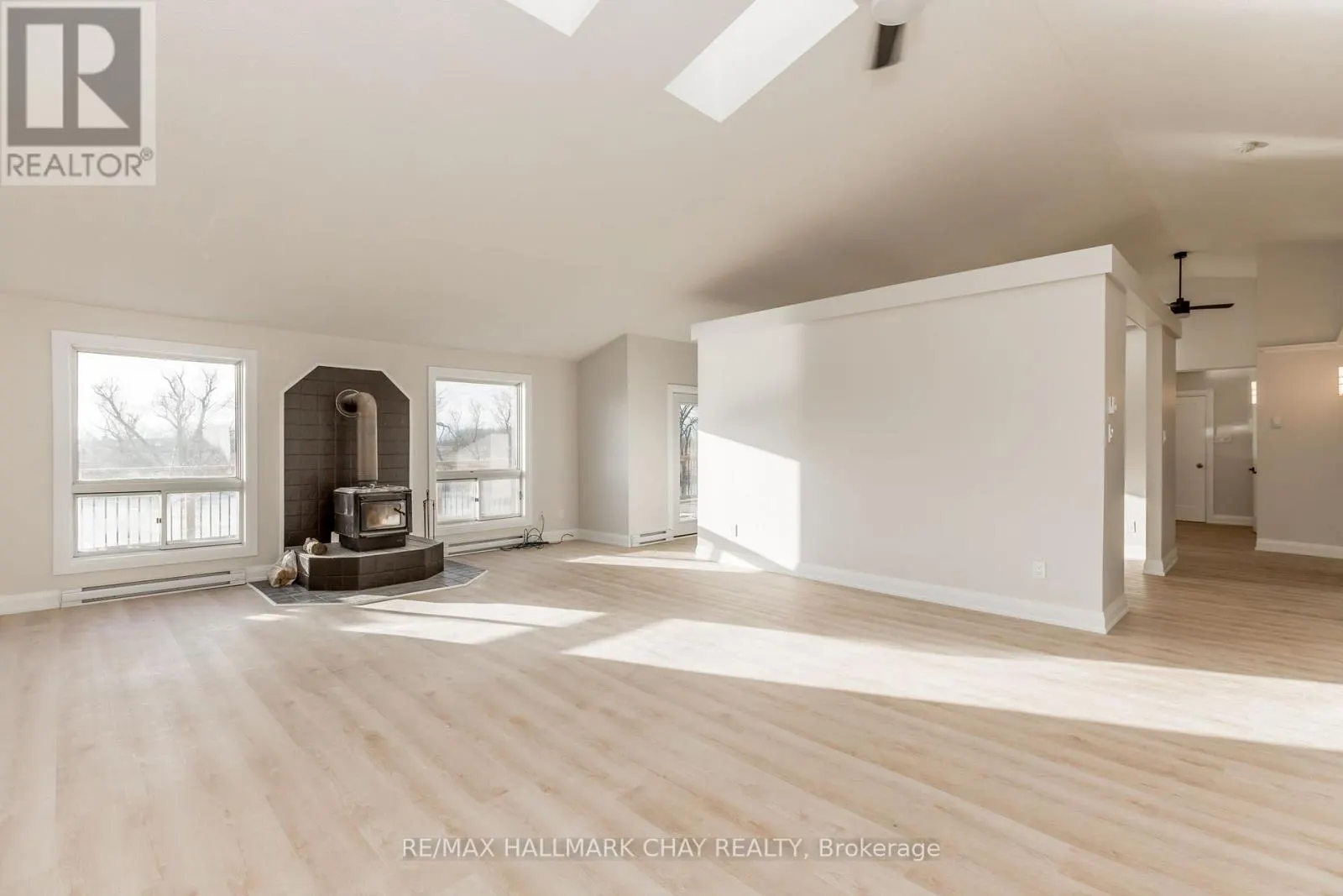 UPPER - 3993 STOUFFVILLE ROAD