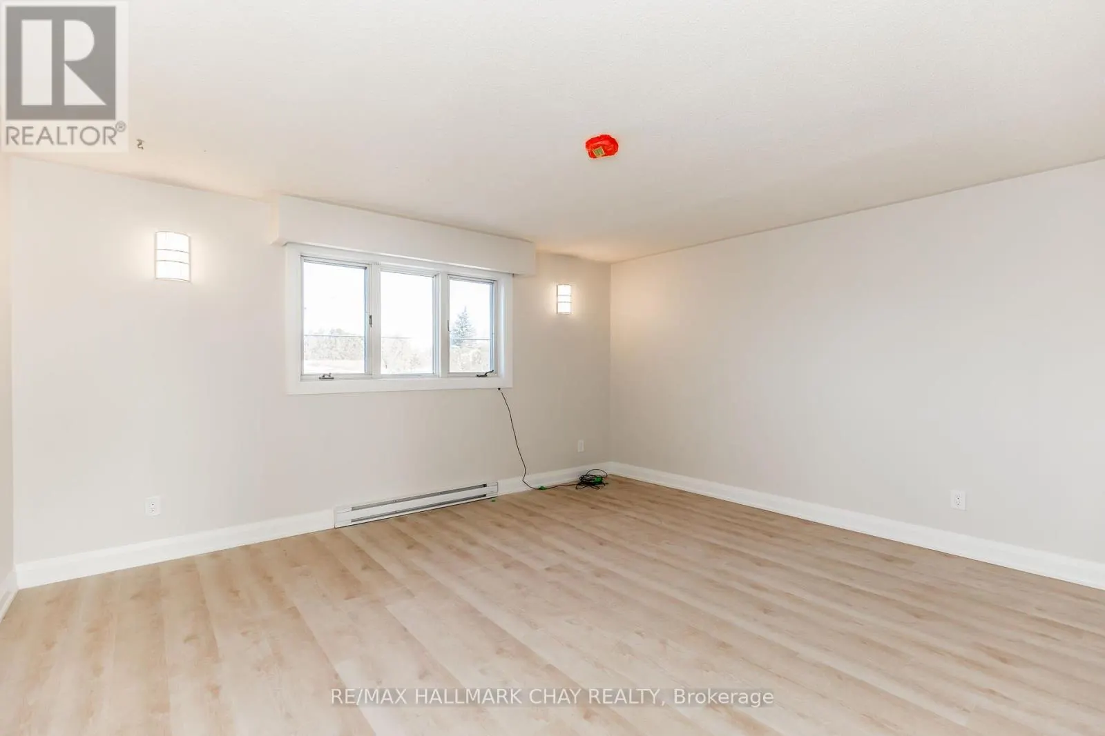 UPPER - 3993 STOUFFVILLE ROAD