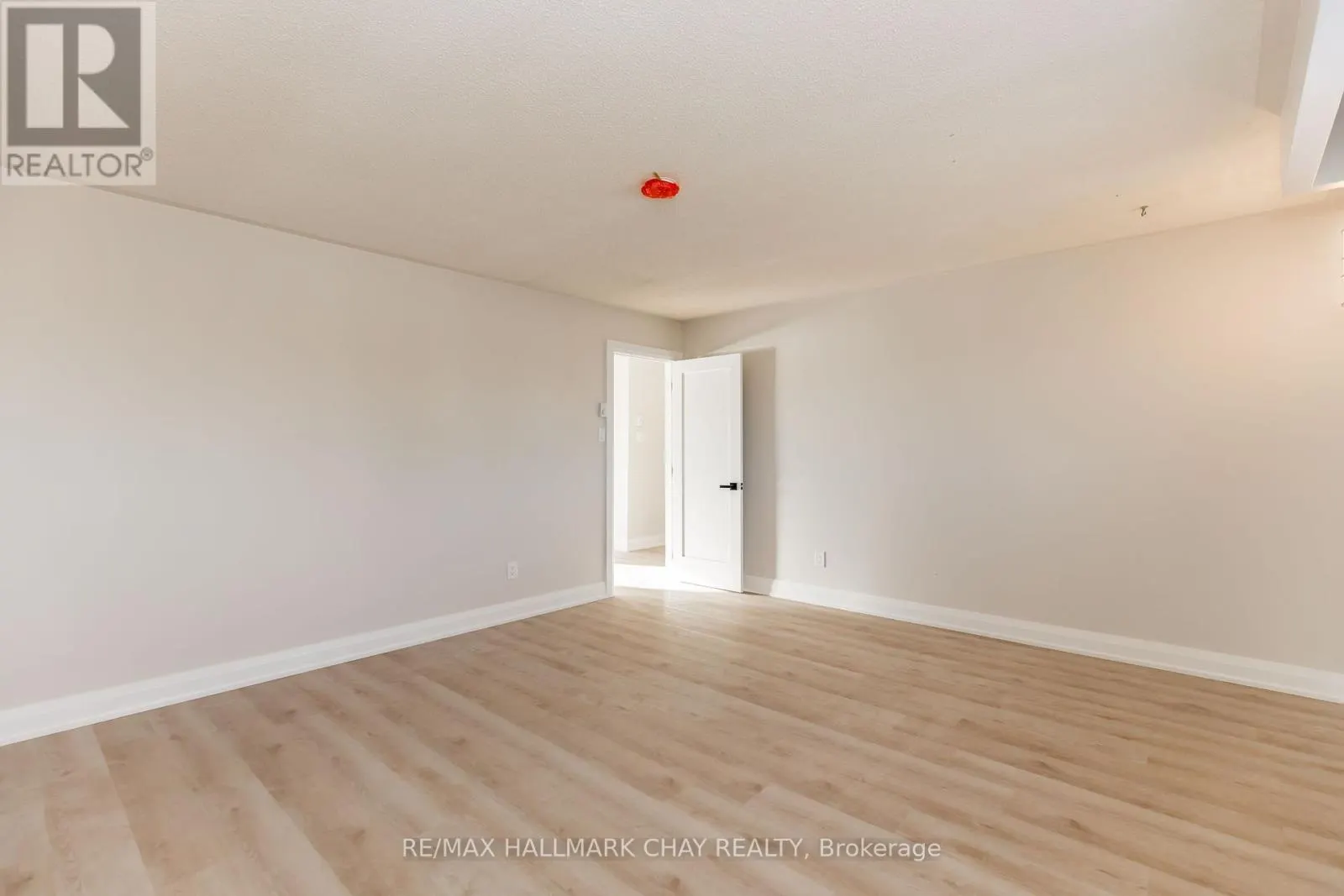 UPPER - 3993 STOUFFVILLE ROAD