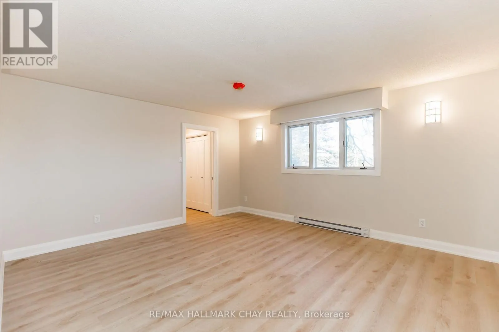 UPPER - 3993 STOUFFVILLE ROAD