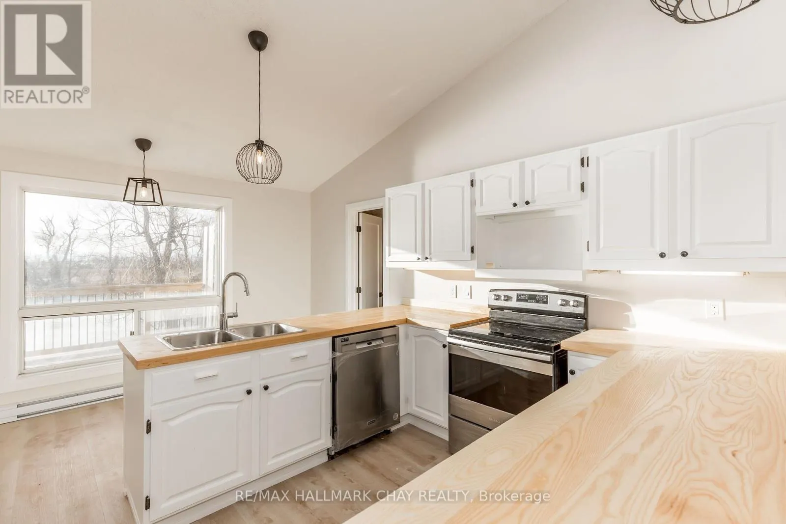 UPPER - 3993 STOUFFVILLE ROAD