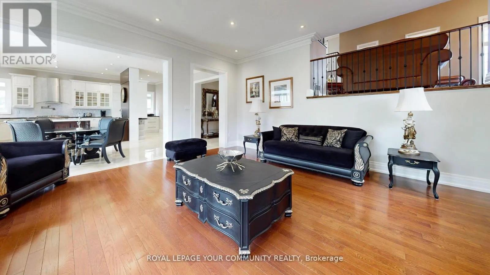 10 GANNETT DRIVE