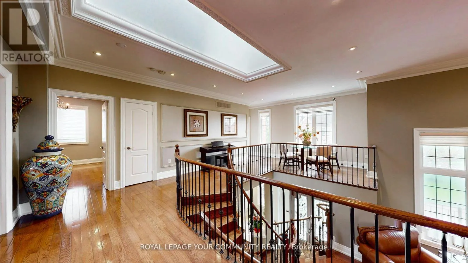 10 GANNETT DRIVE