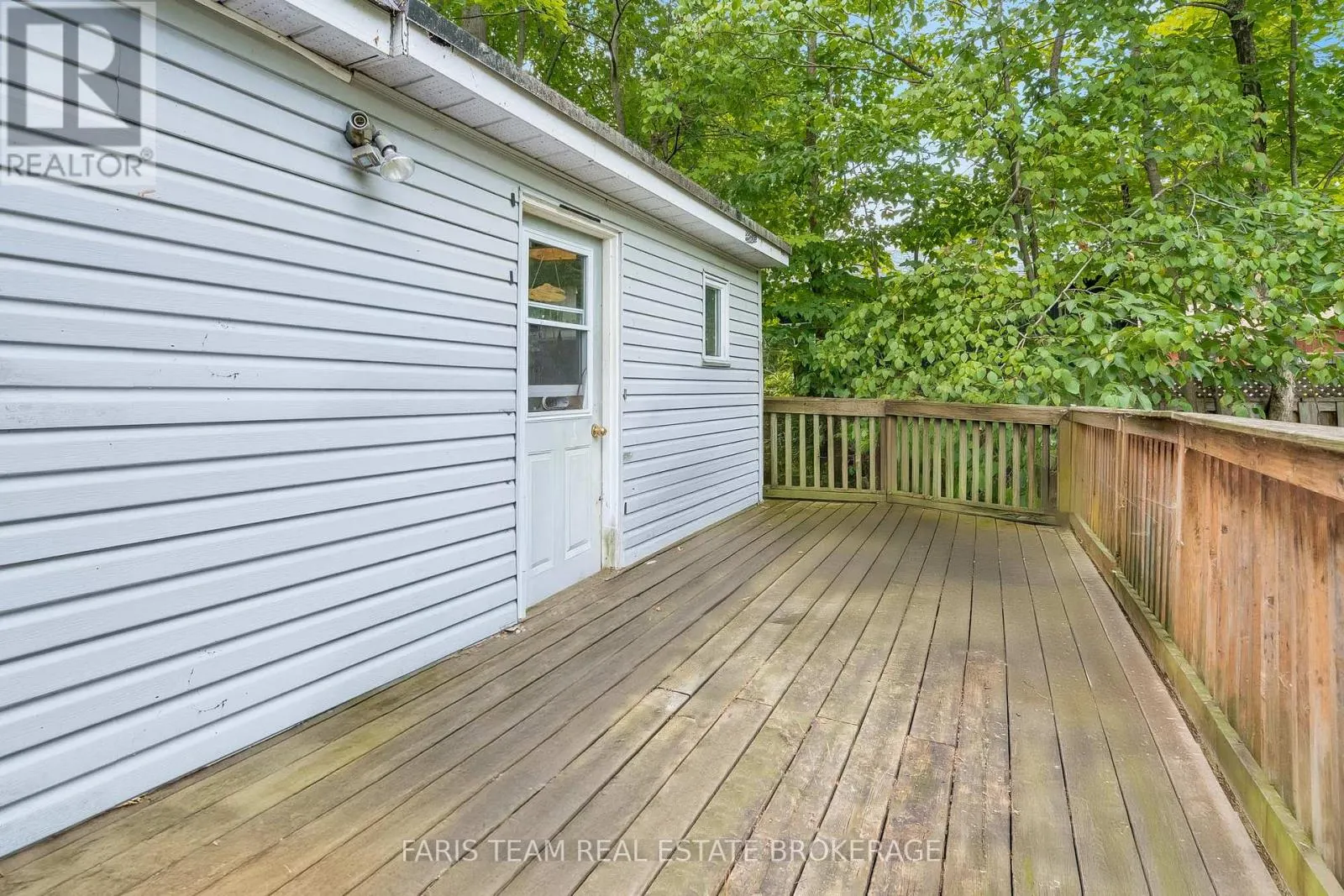 728 HASTINGS AVENUE