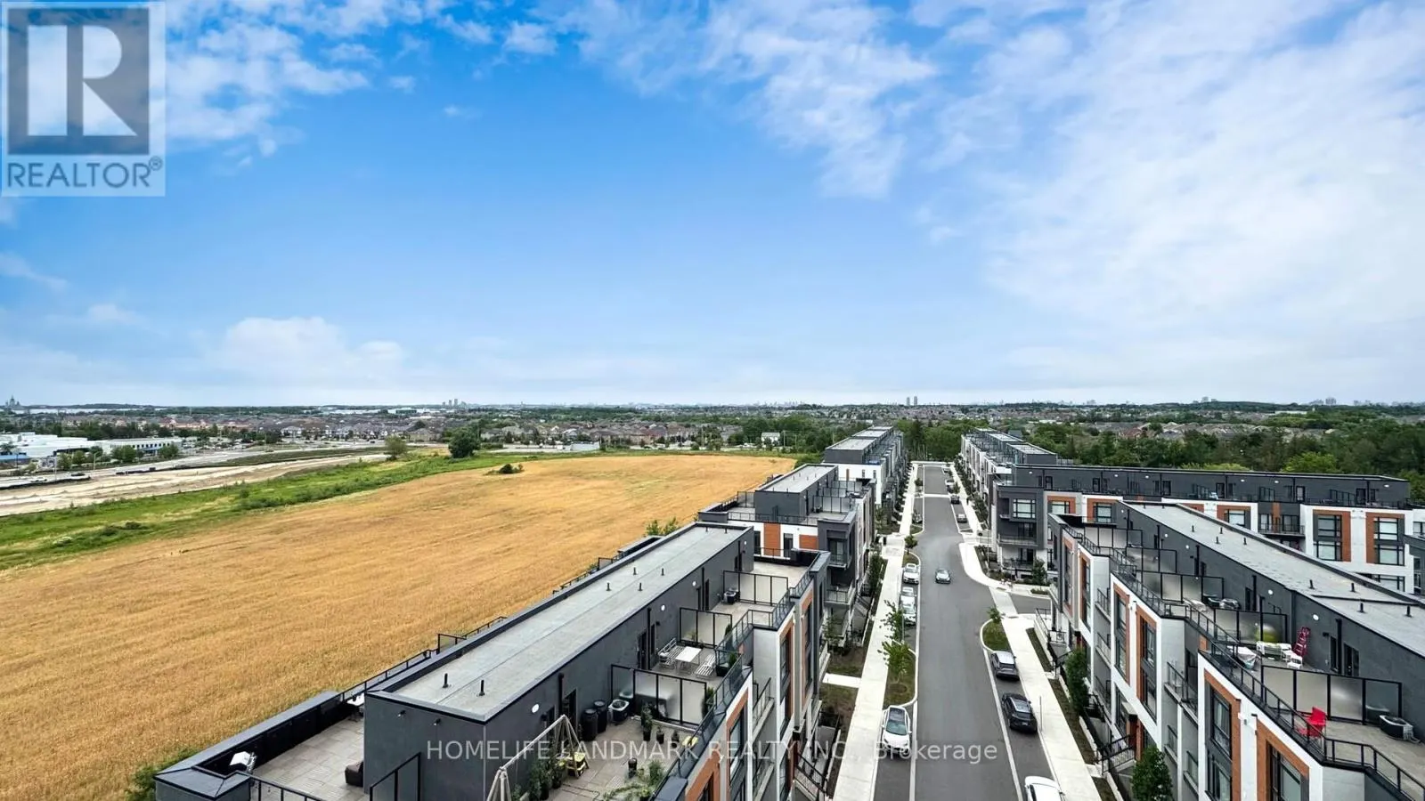 812 - 6 DAVID EYER ROAD