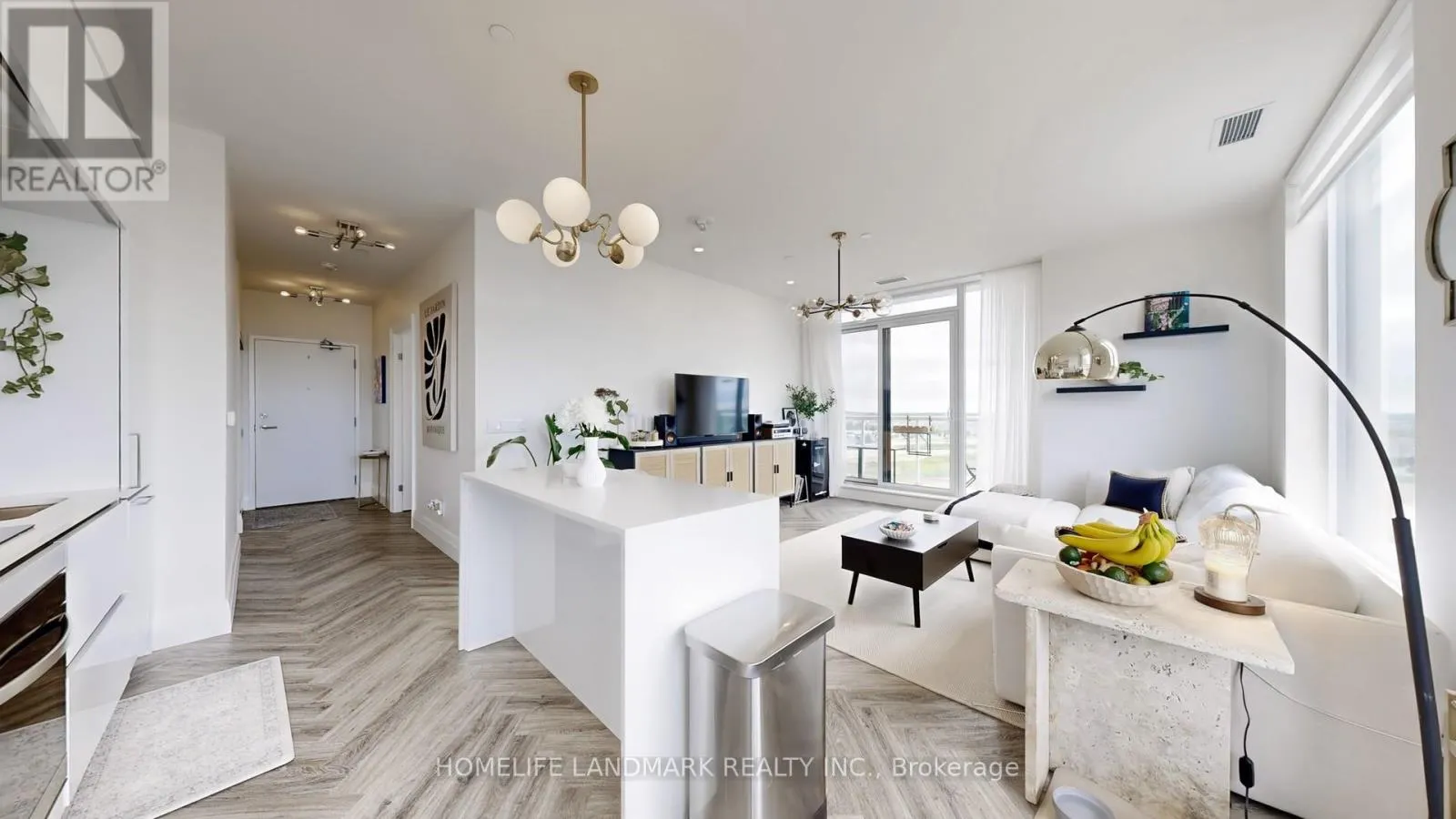 812 - 6 DAVID EYER ROAD