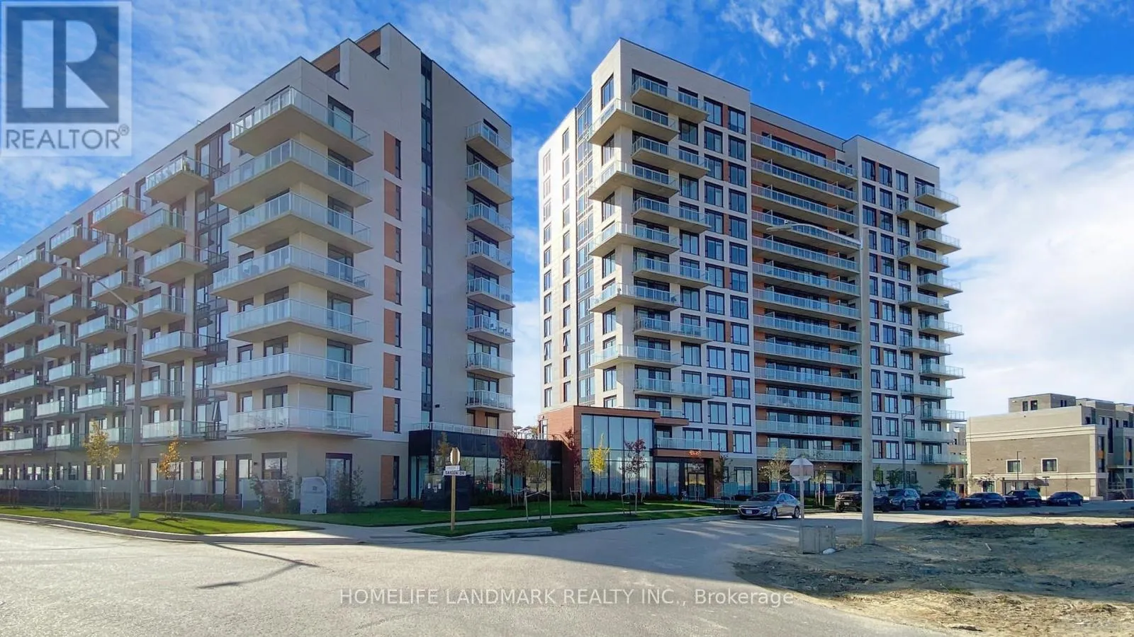 812 - 6 DAVID EYER ROAD