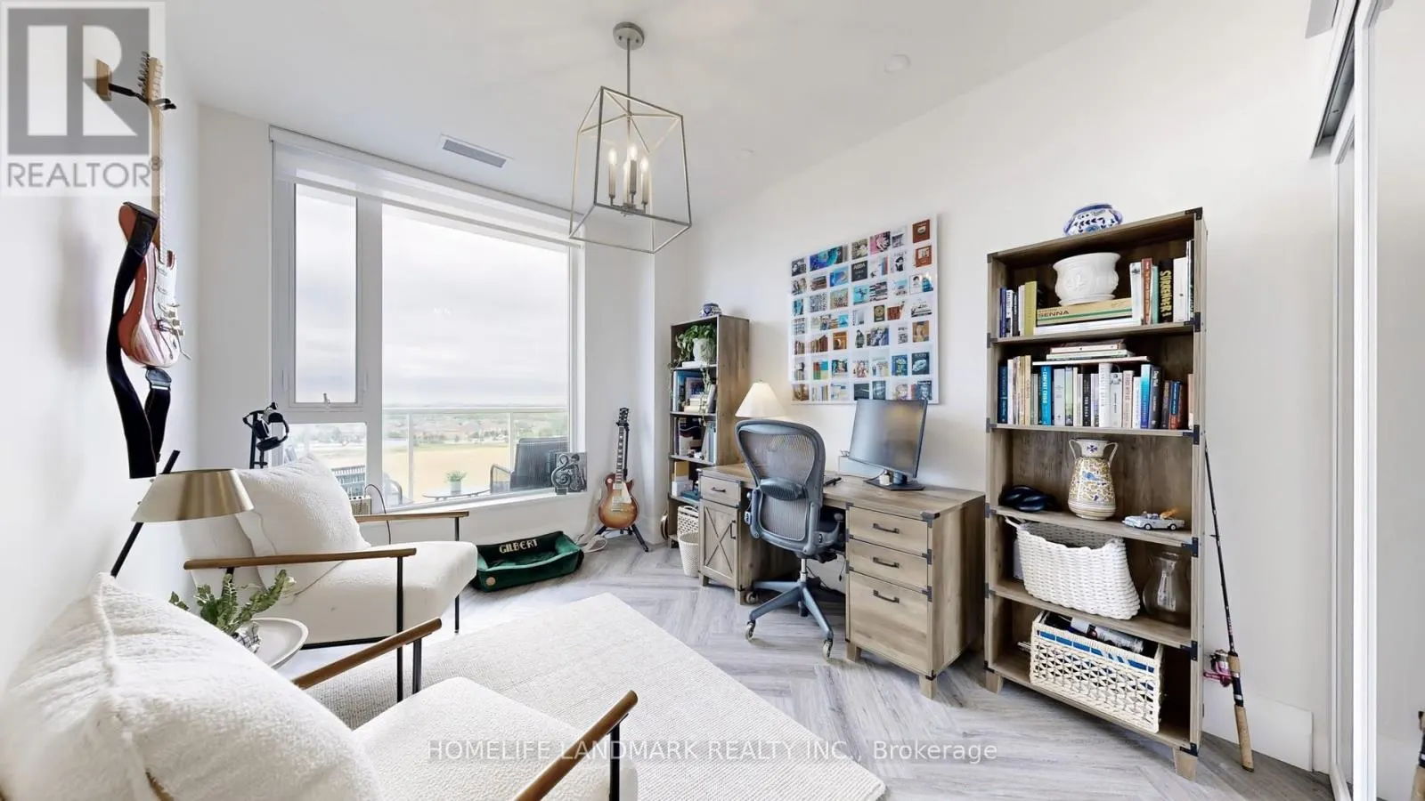 812 - 6 DAVID EYER ROAD