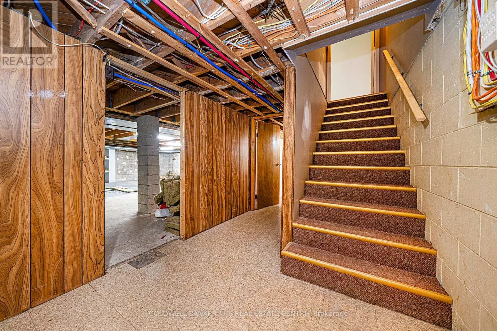 920 LAKE DRIVE