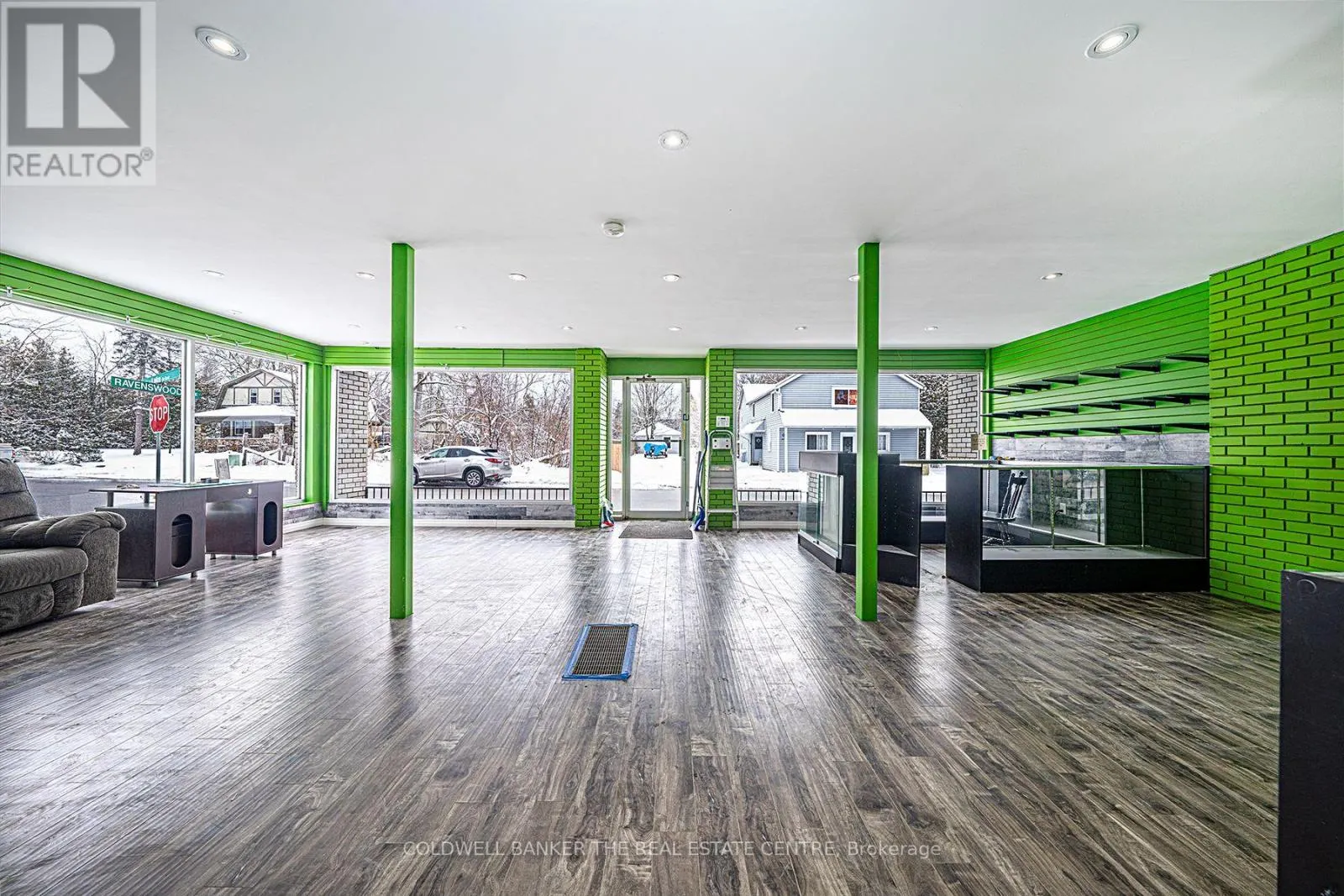 920 LAKE DRIVE