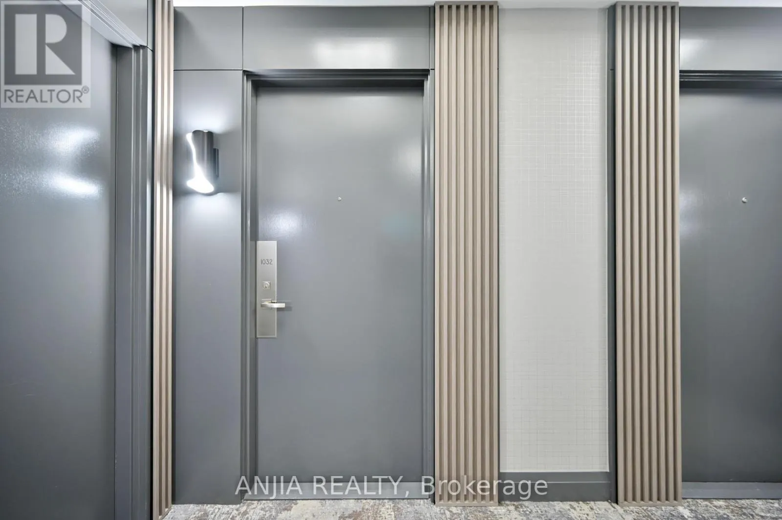 1032 - 7161 YONGE STREET