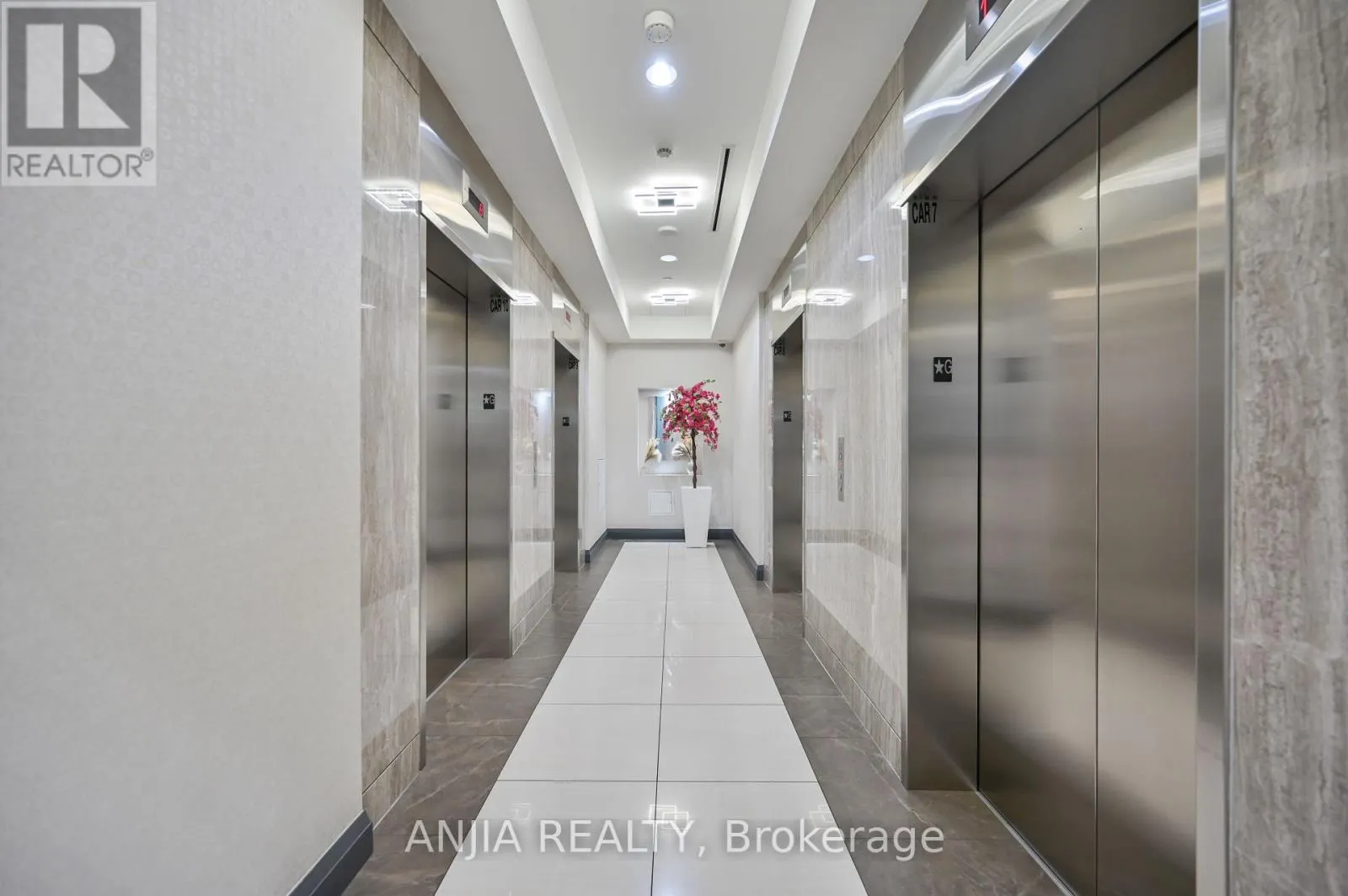 1032 - 7161 YONGE STREET