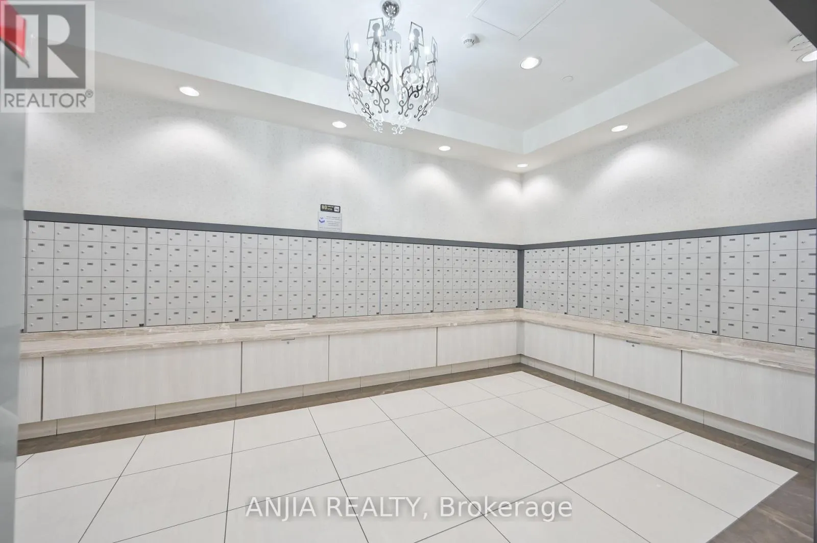 1032 - 7161 YONGE STREET