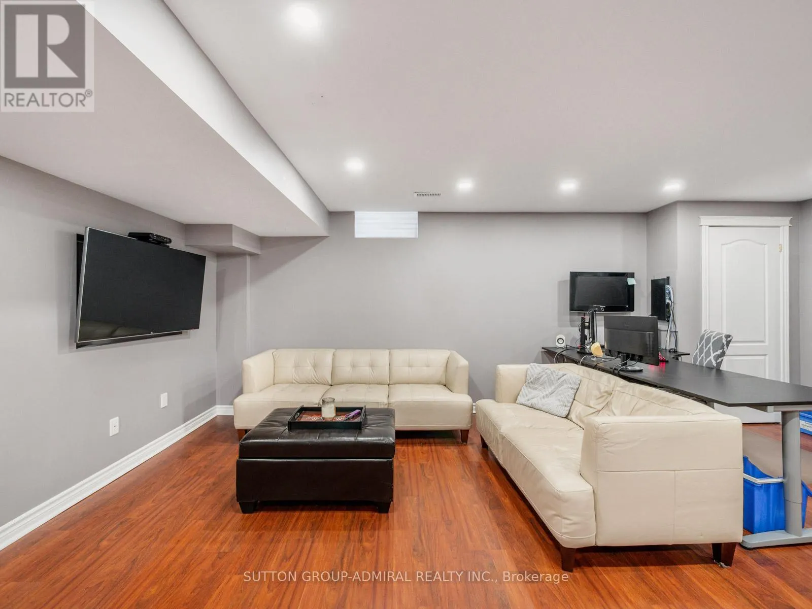 4 HAYWOOD DRIVE