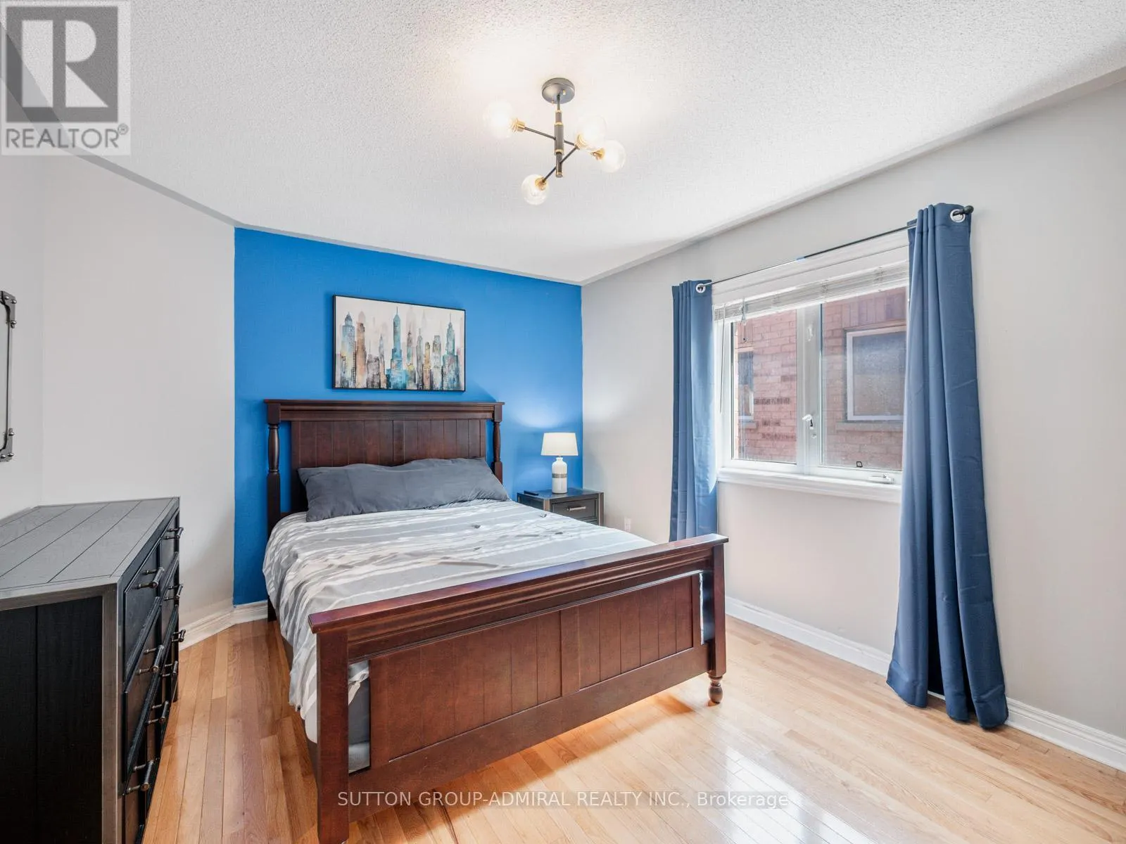 4 HAYWOOD DRIVE