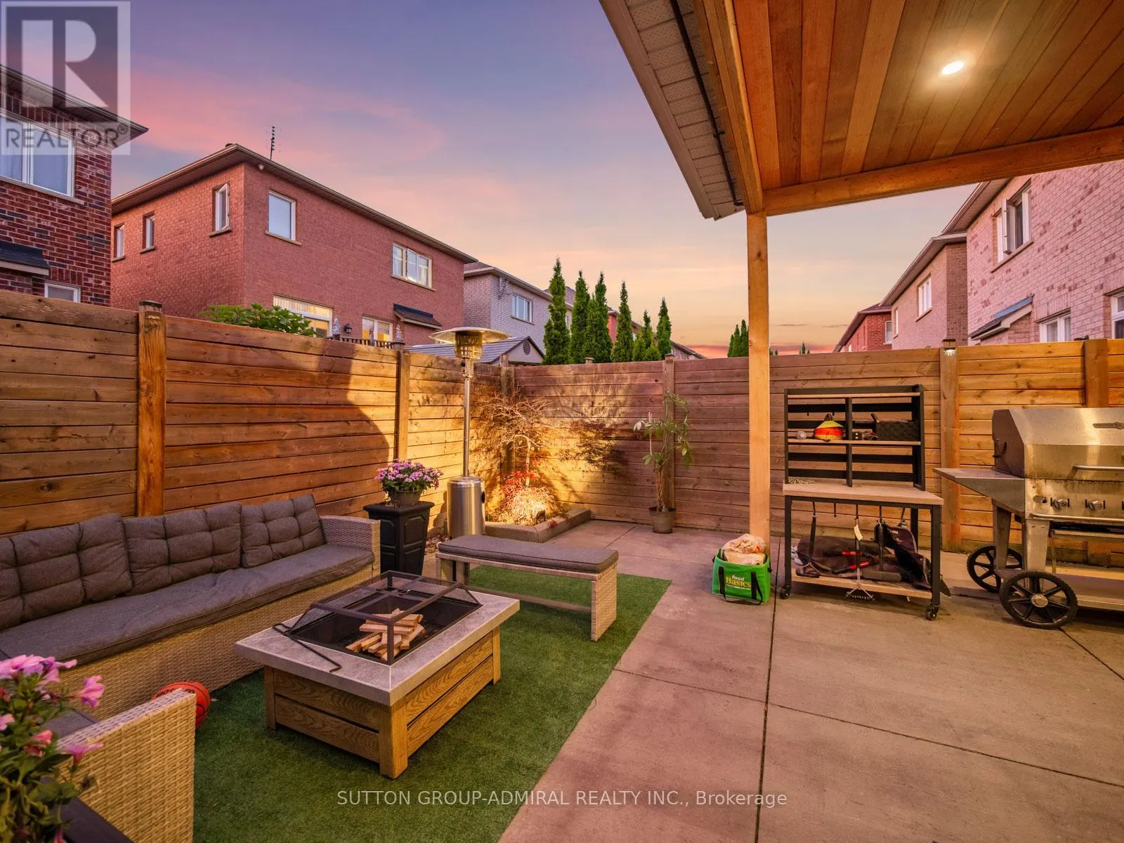 4 HAYWOOD DRIVE