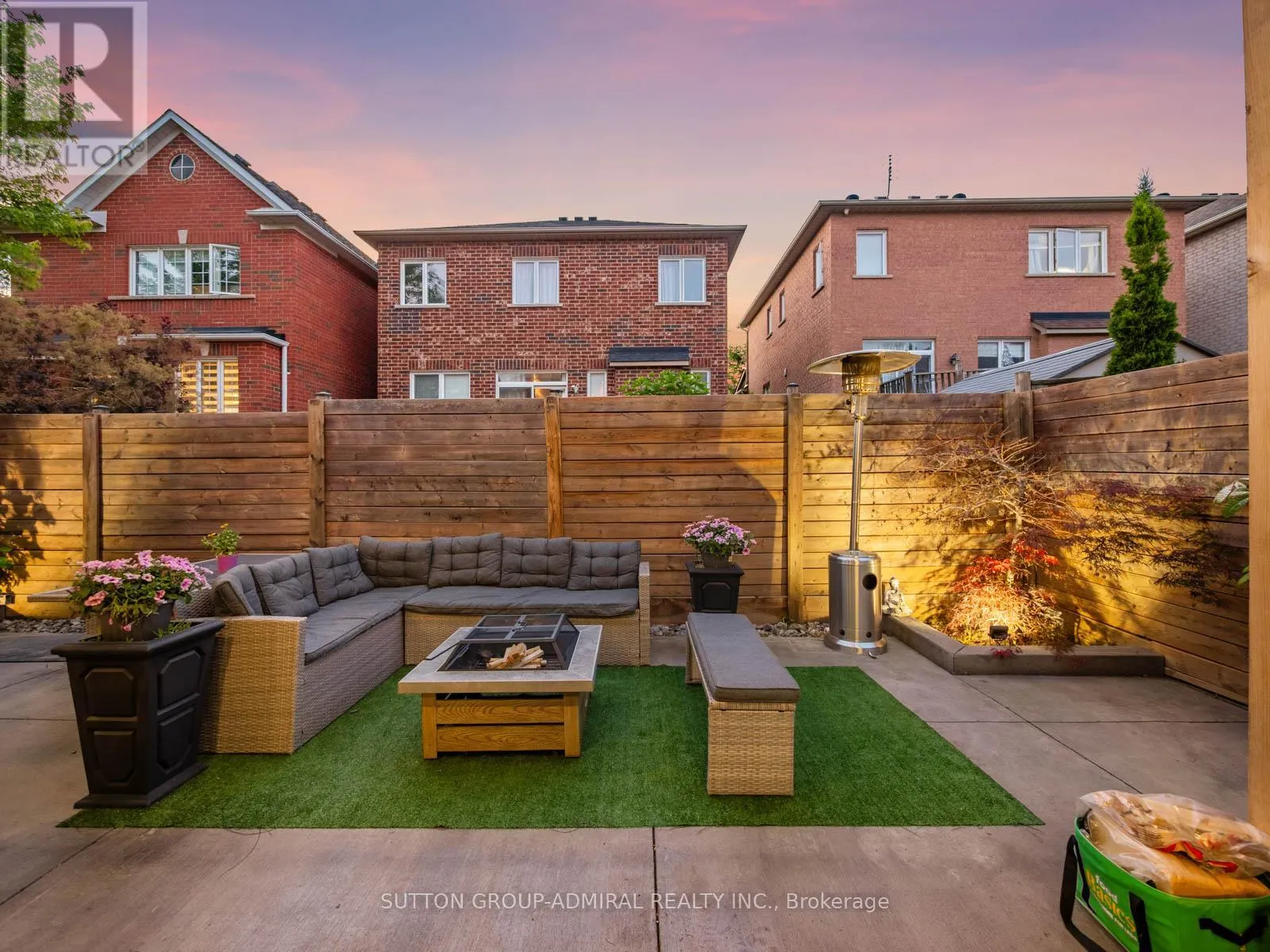 4 HAYWOOD DRIVE
