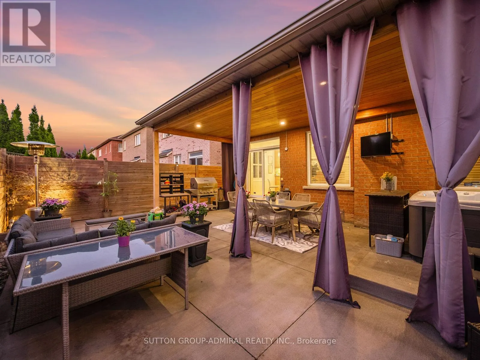 4 HAYWOOD DRIVE