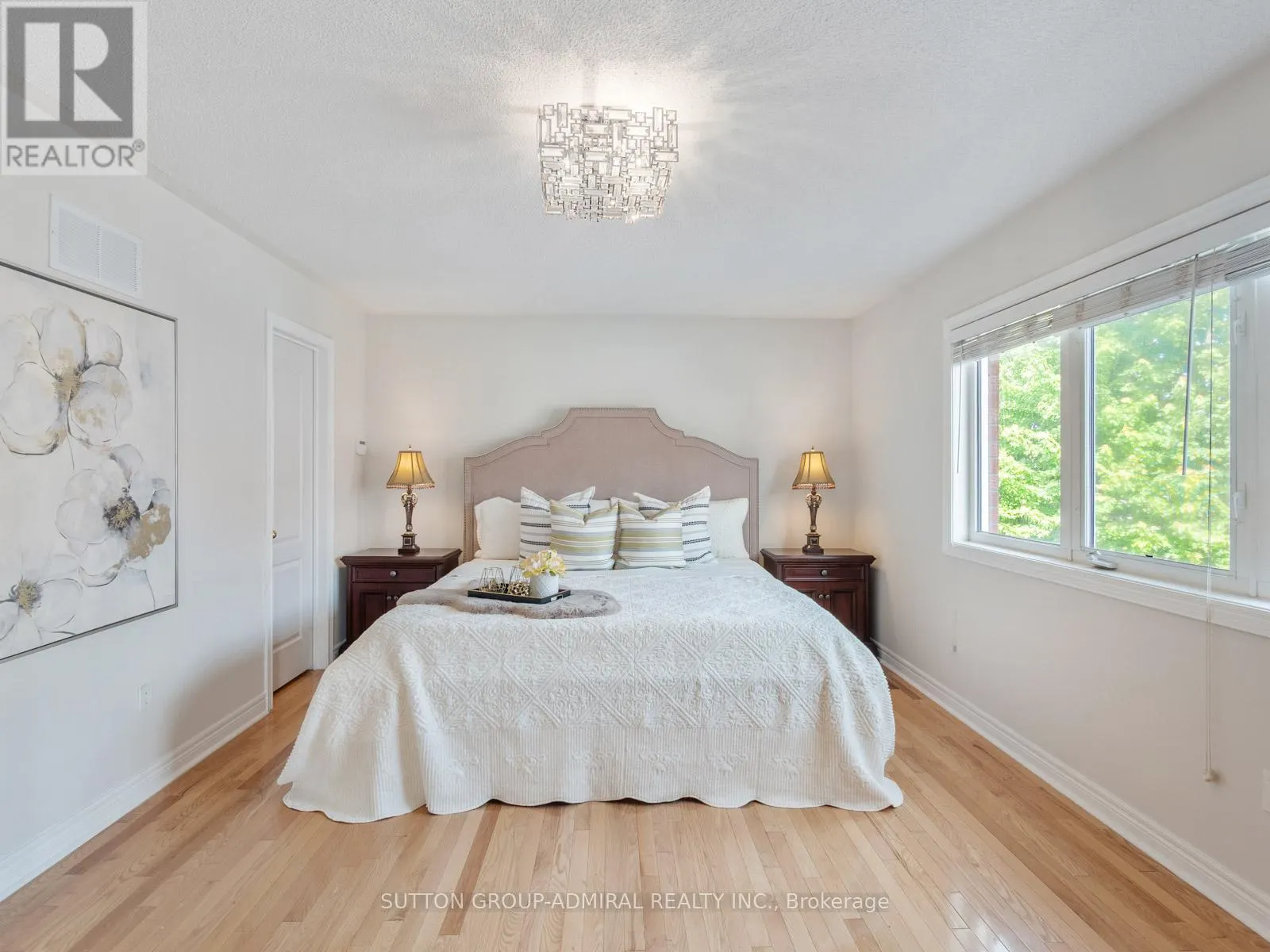 4 HAYWOOD DRIVE