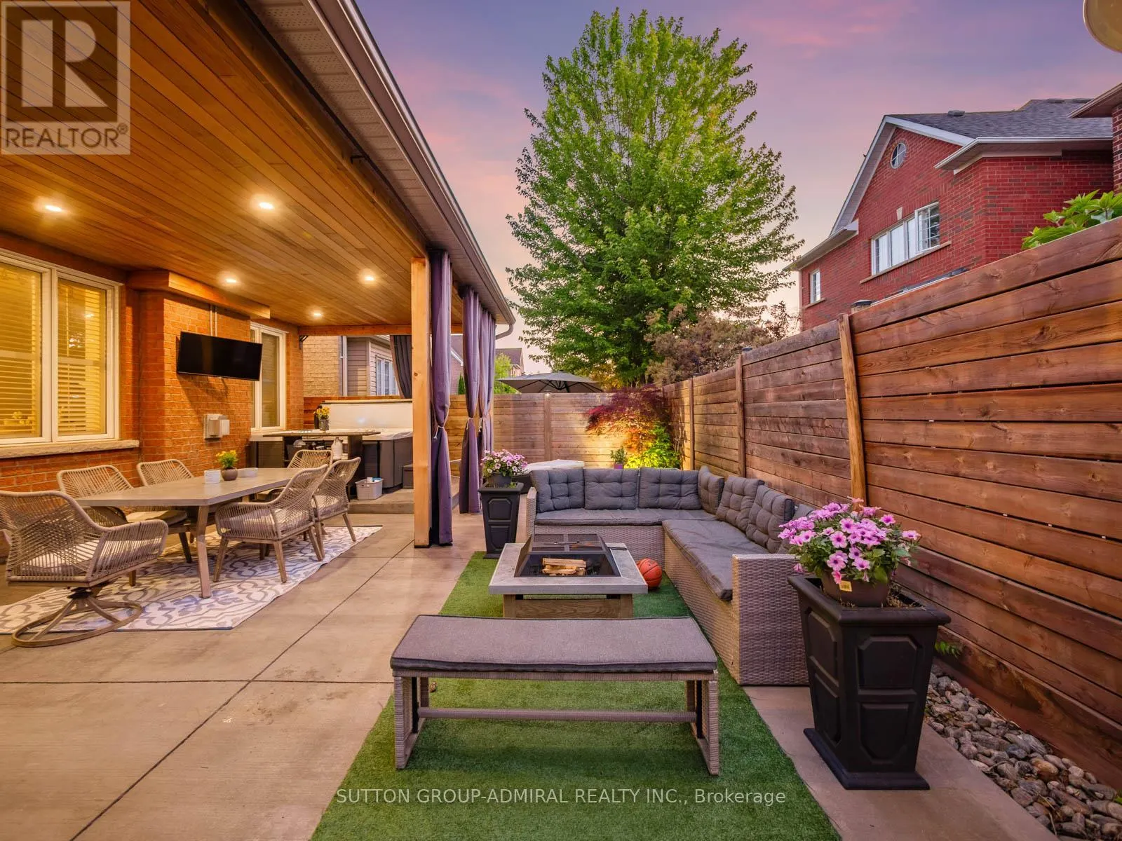 4 HAYWOOD DRIVE