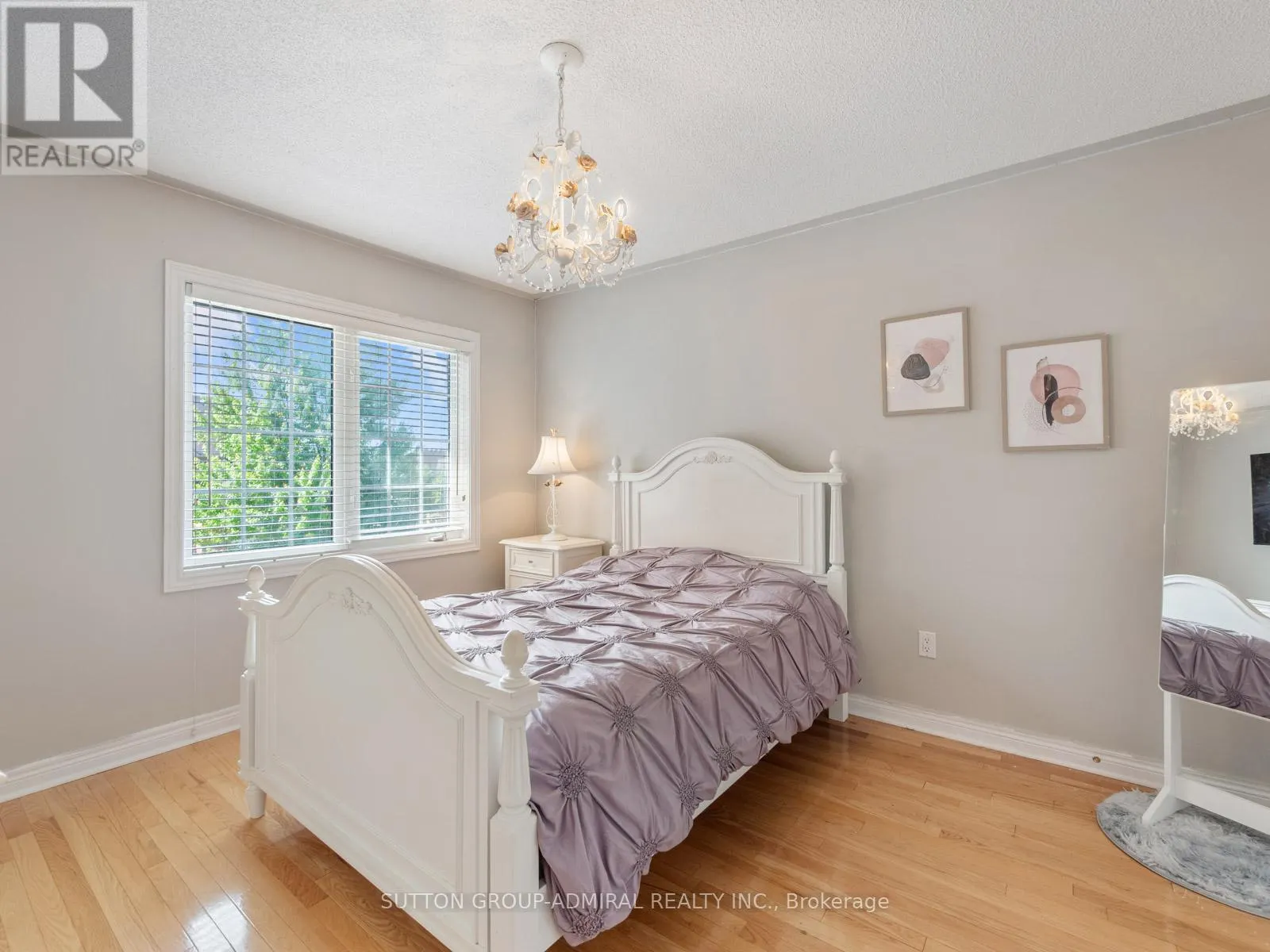 4 HAYWOOD DRIVE