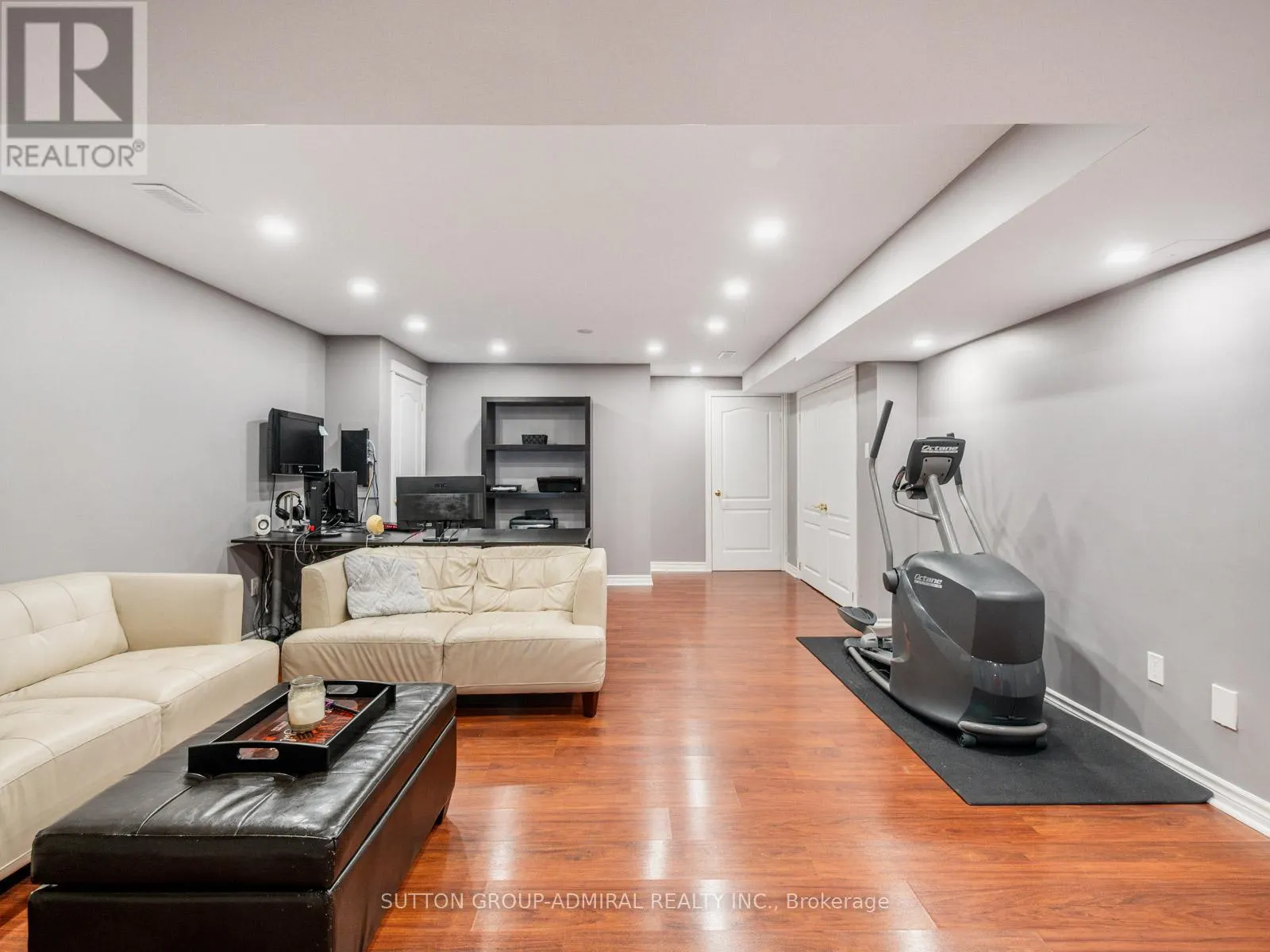 4 HAYWOOD DRIVE
