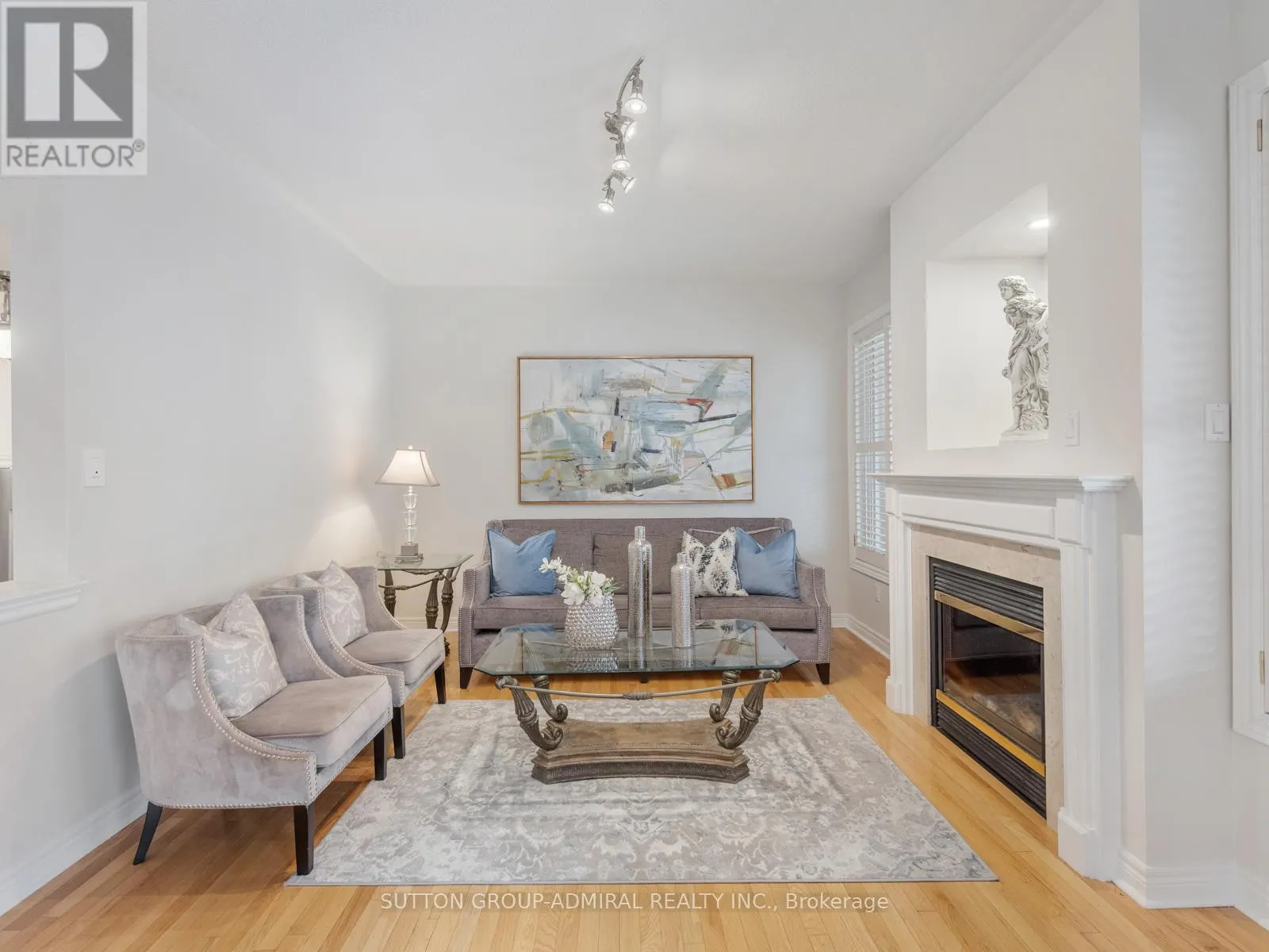 4 HAYWOOD DRIVE