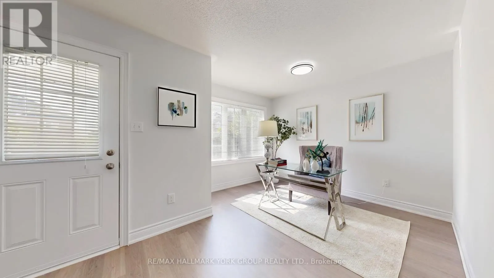 6 ROY GROVE WAY