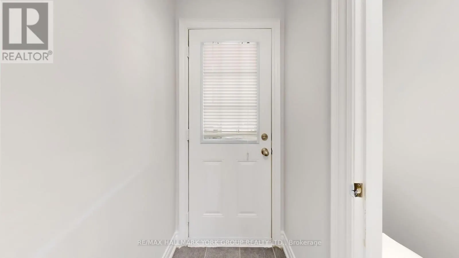 6 ROY GROVE WAY