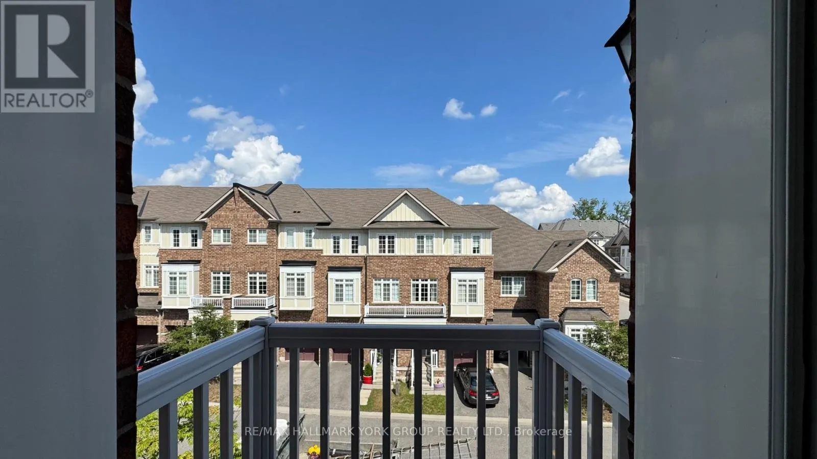 6 ROY GROVE WAY