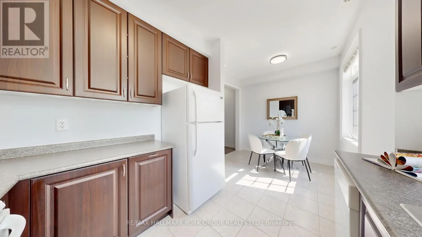 6 ROY GROVE WAY