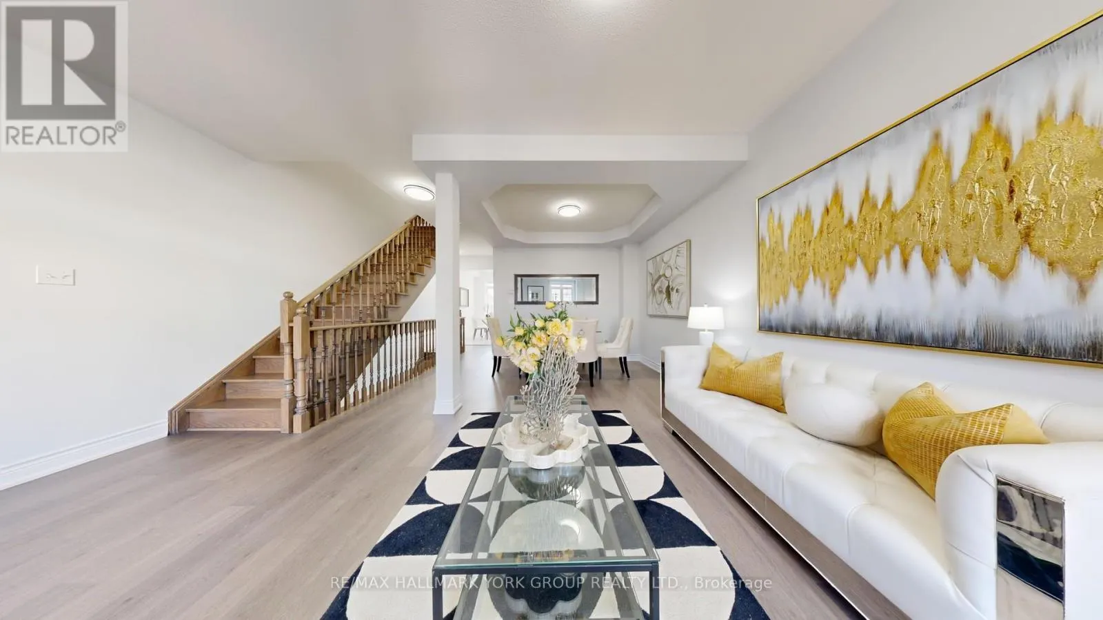 6 ROY GROVE WAY