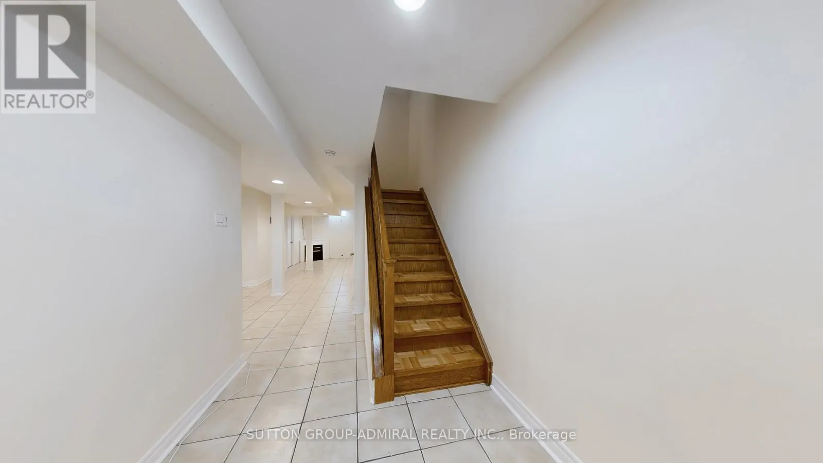 7 ROCKVIEW GARDENS