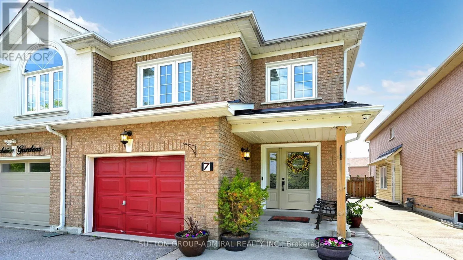 7 ROCKVIEW GARDENS