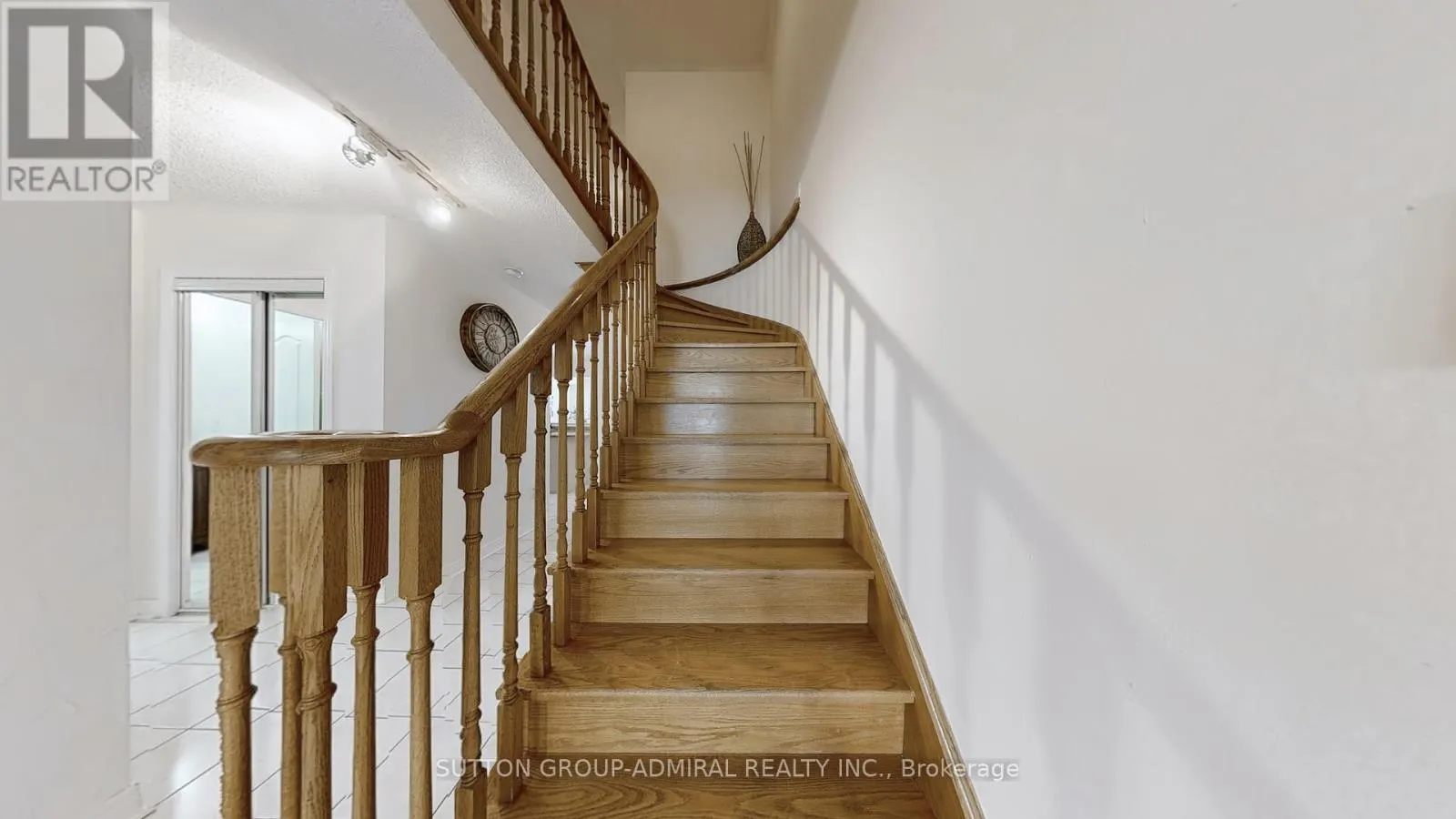7 ROCKVIEW GARDENS