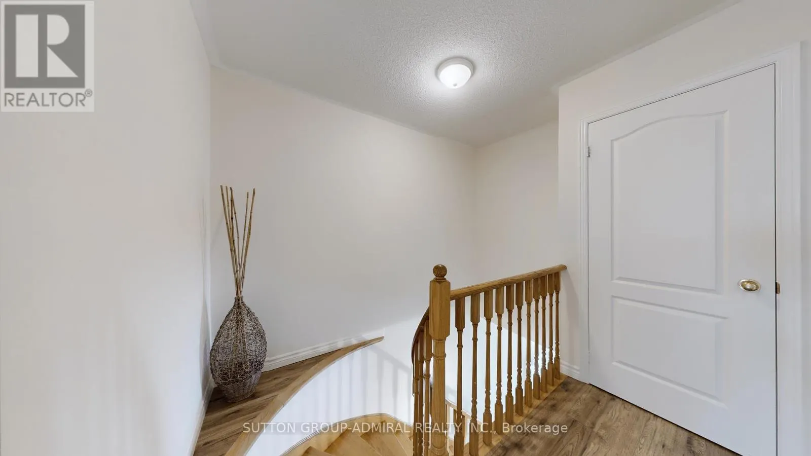 7 ROCKVIEW GARDENS