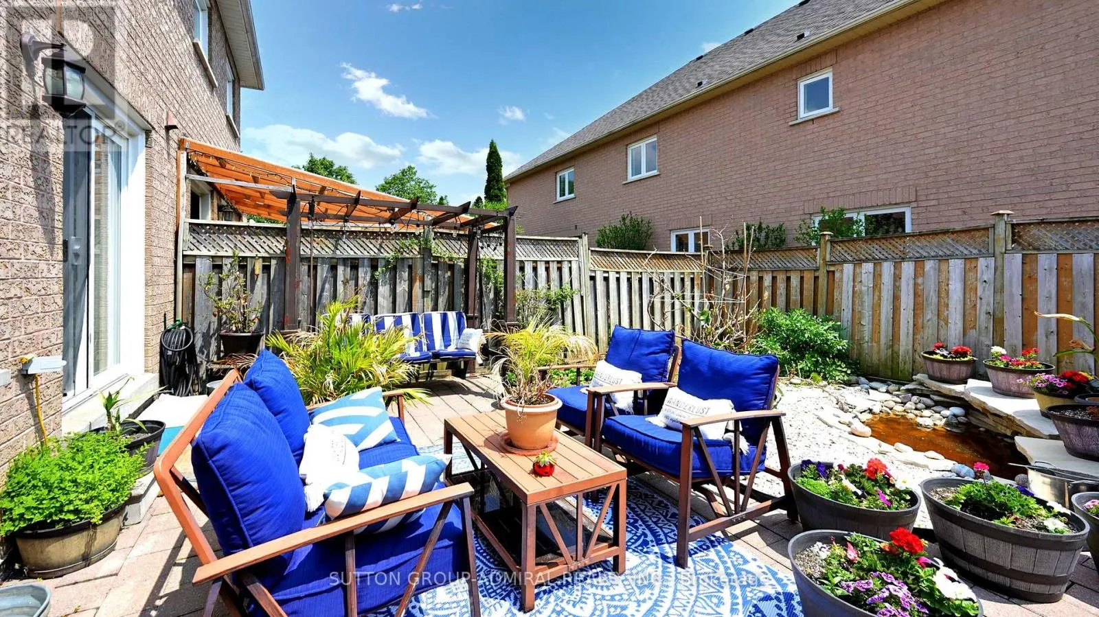 7 ROCKVIEW GARDENS