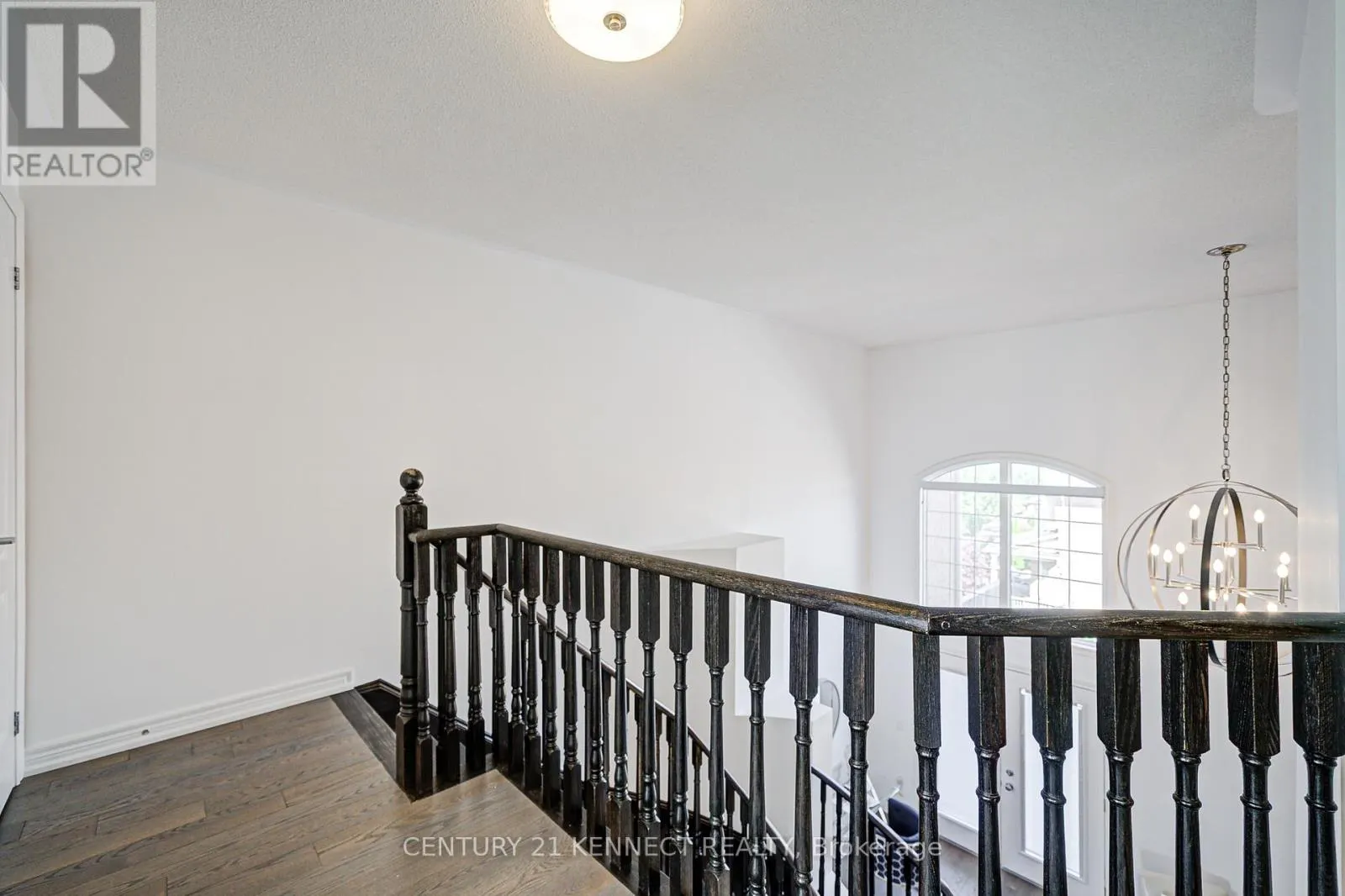 10711 WOODBINE AVENUE
