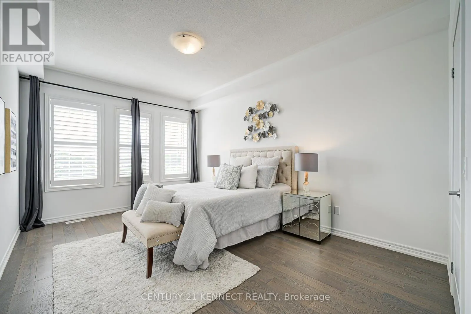 10711 WOODBINE AVENUE