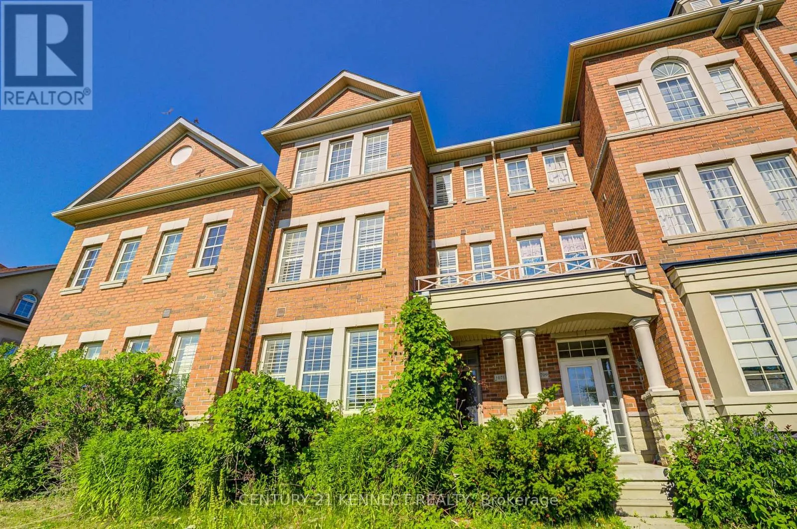 10711 WOODBINE AVENUE