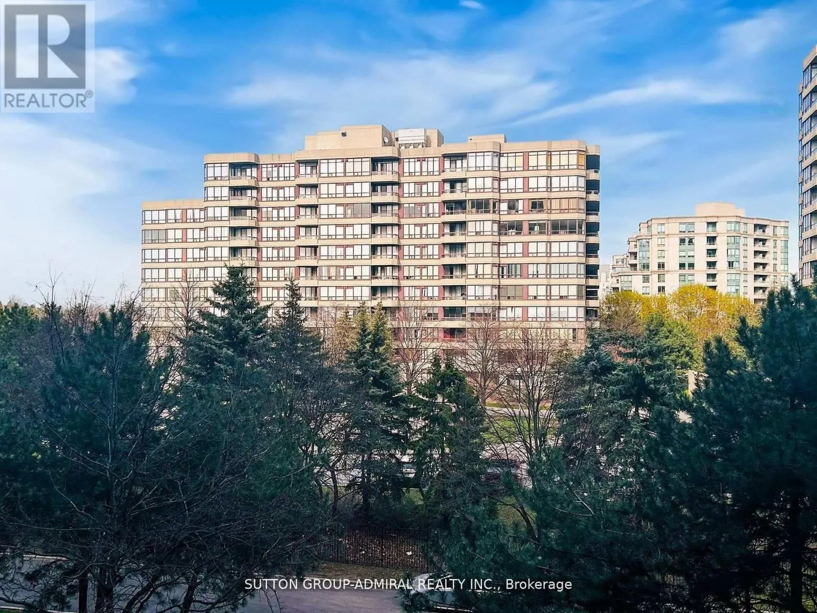 401 - 11 TOWNSGATE DRIVE