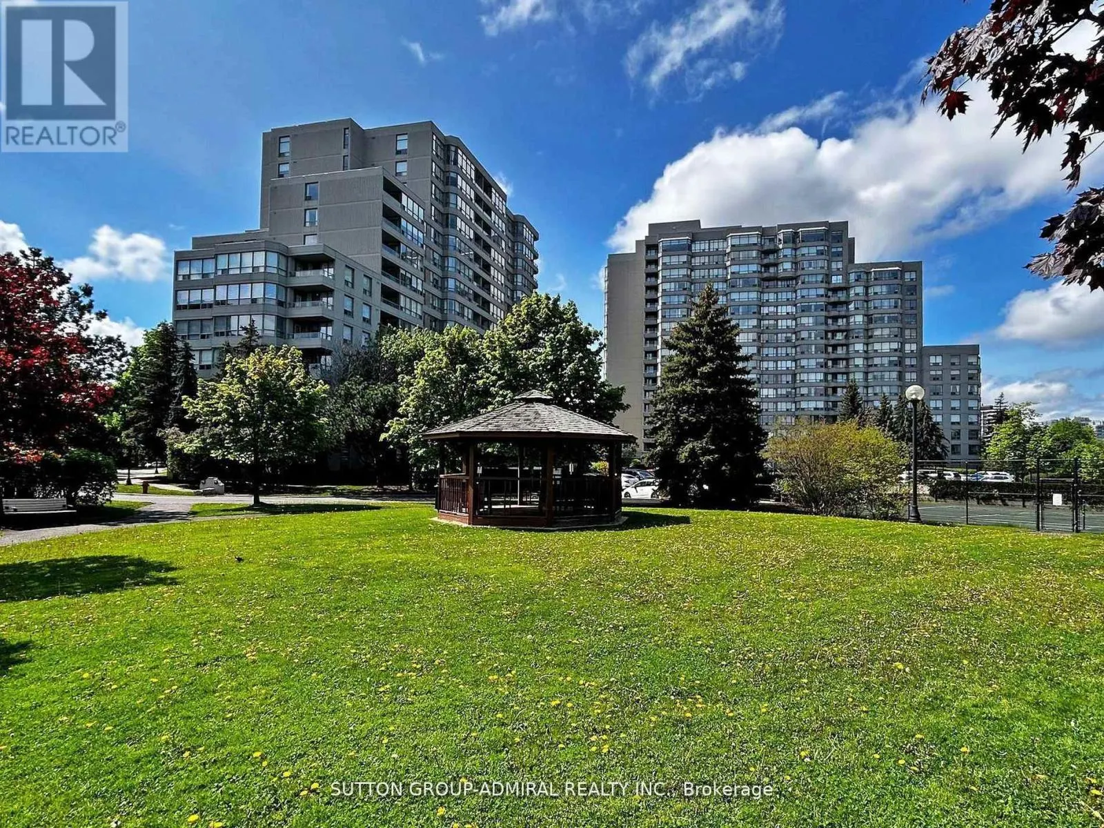401 - 11 TOWNSGATE DRIVE