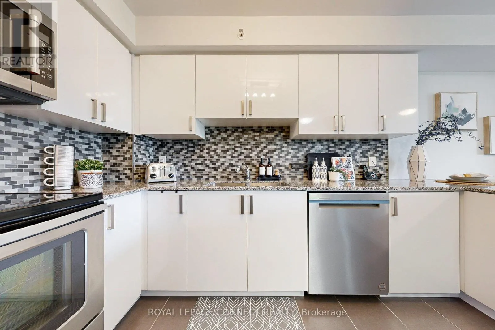 321 - 481 RUPERT AVENUE