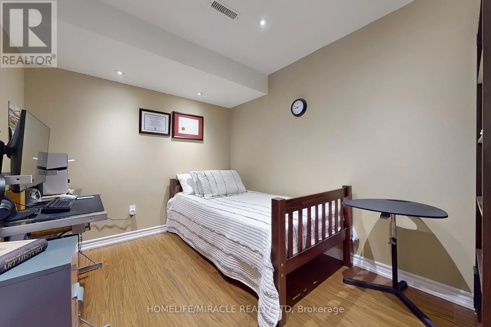 39 EVARIDGE DRIVE