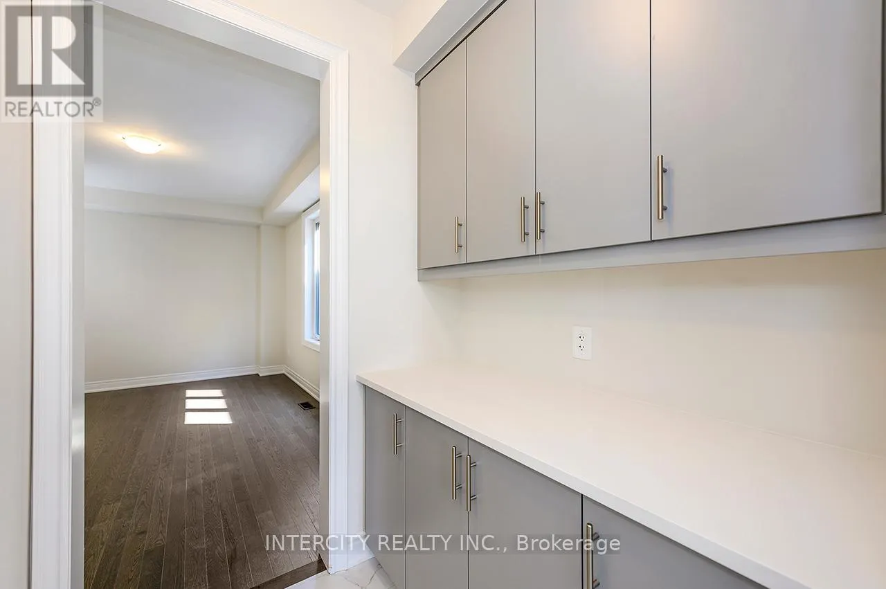 43 BOSTOCK DRIVE