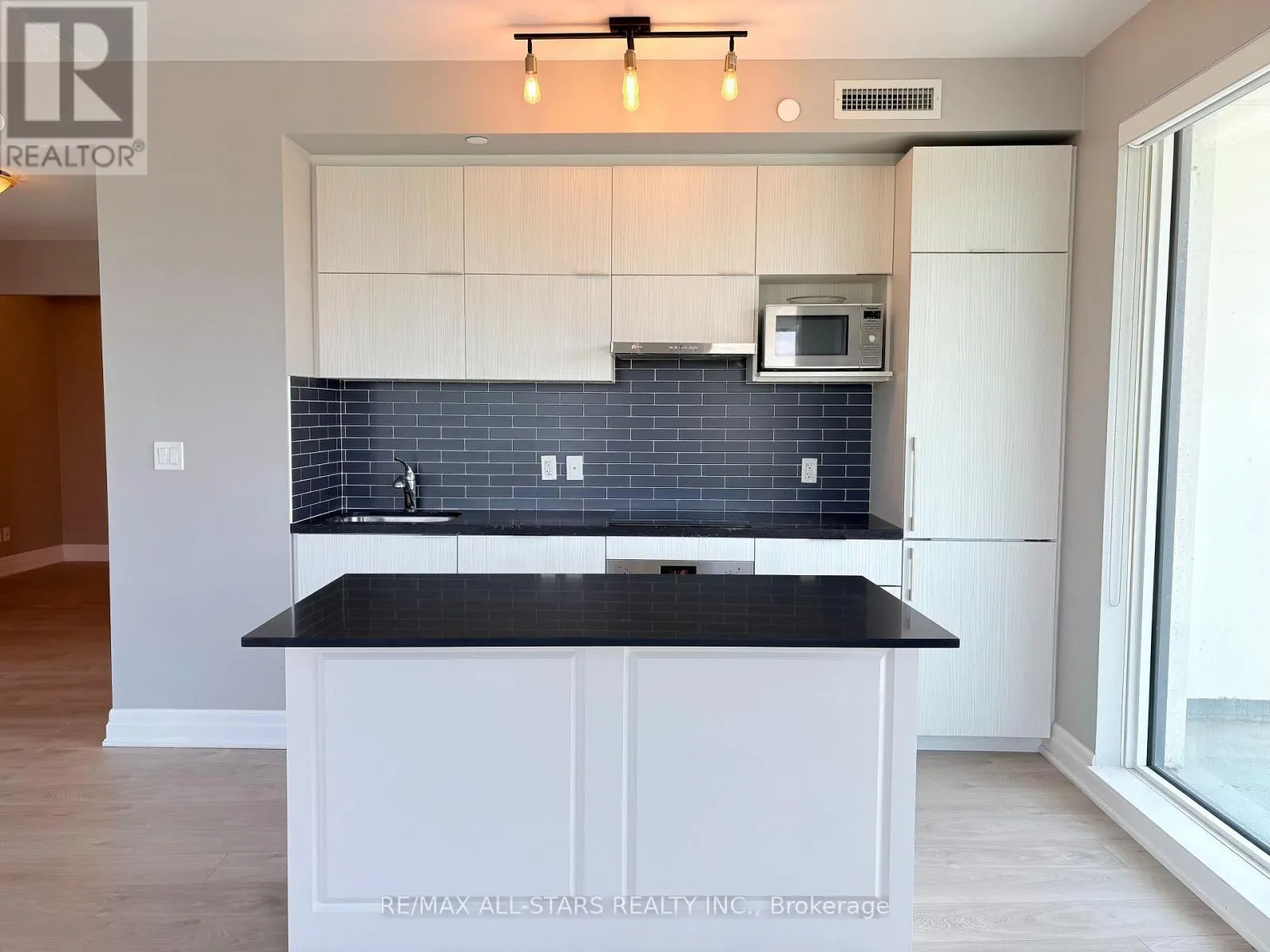 622 - 10 ROUGE VALLEY DRIVE W