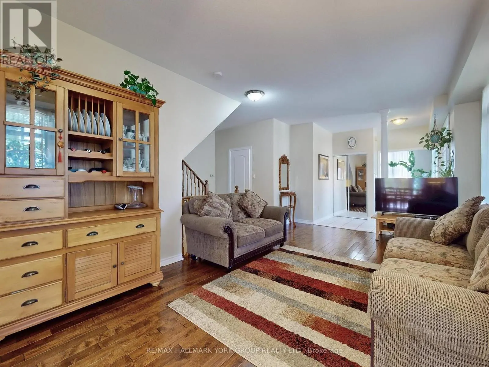 1 LANDER CRESCENT