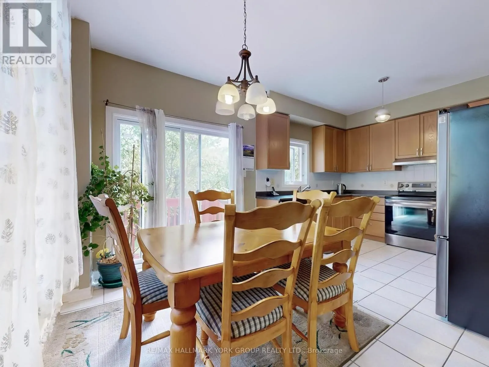 1 LANDER CRESCENT