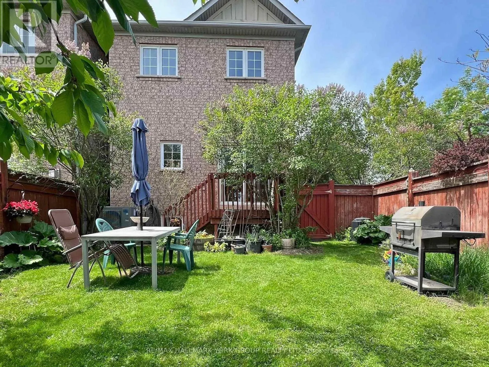 1 LANDER CRESCENT